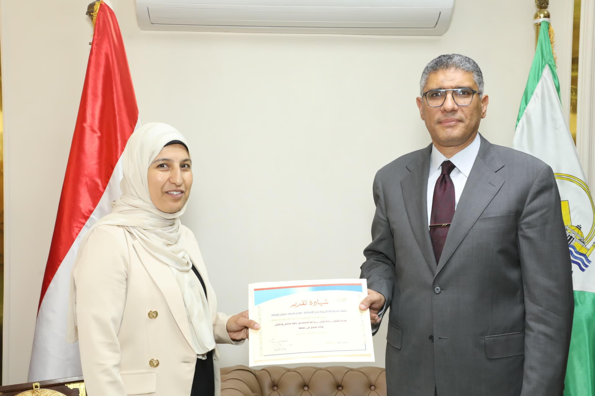 محافظ الجيزة يكرم قيادات الصف محافظ الجيزة يكرم قيادات الصف