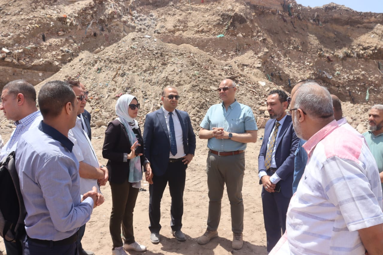 المحافظ بموقع العمل لرفع التراكمات المحافظ بموقع العمل لرفع التراكمات