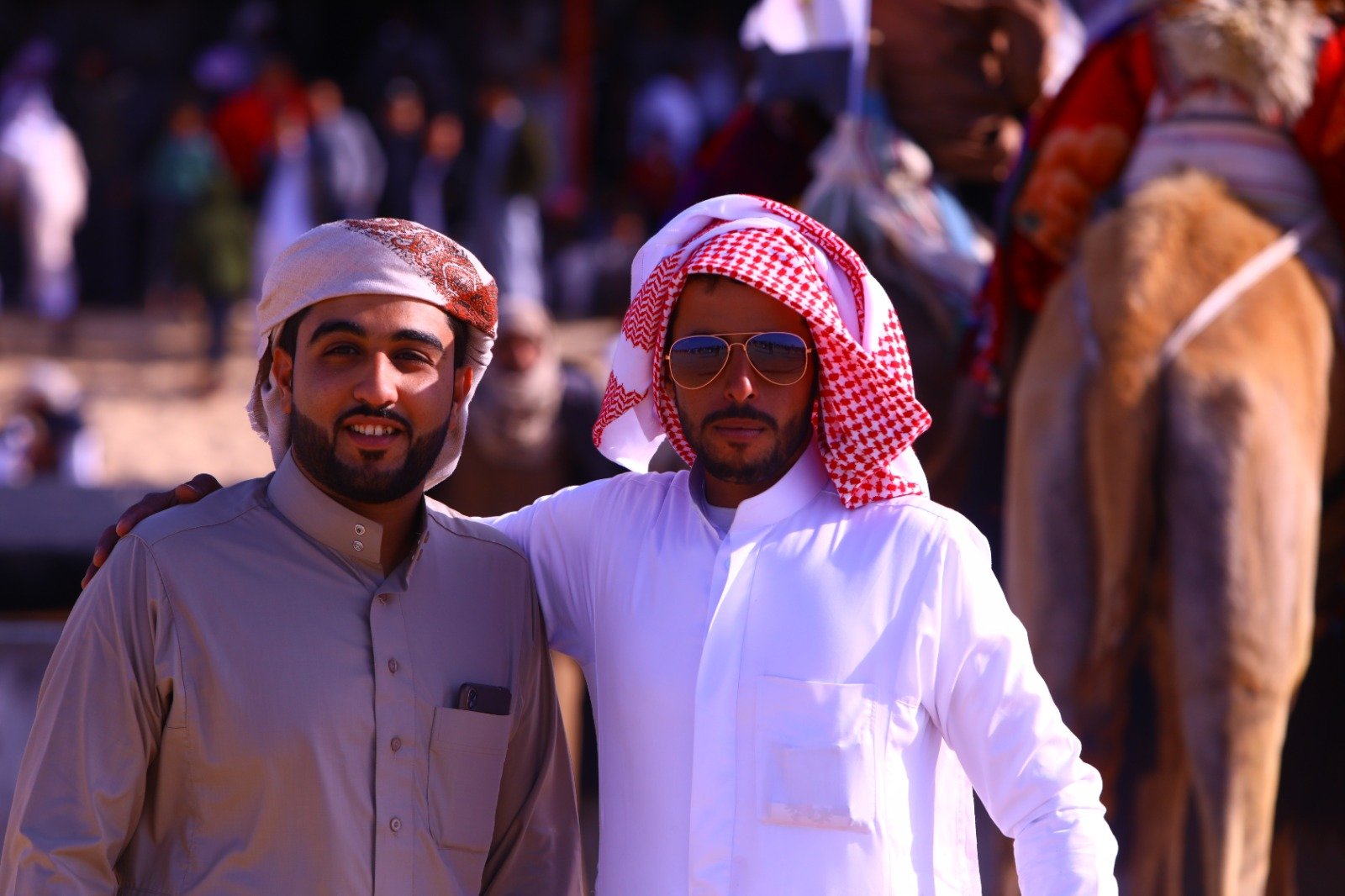 غطاء الراس فن  فوق الراس