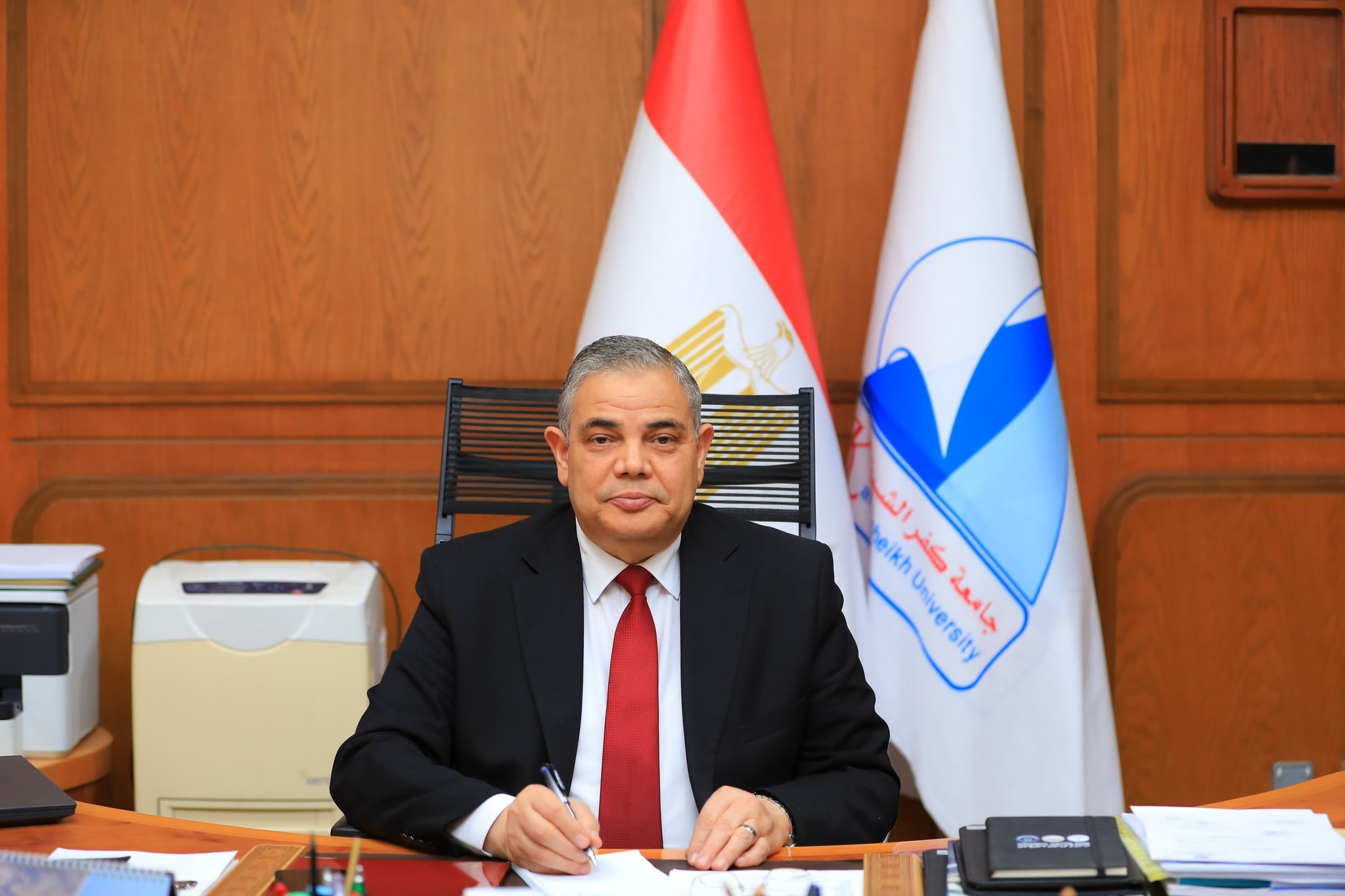 الدكتور عبد الرازق دسوقي رئيس جامعة كفر الشيخ