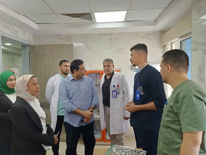 متابعة عمل الفرق الطبية