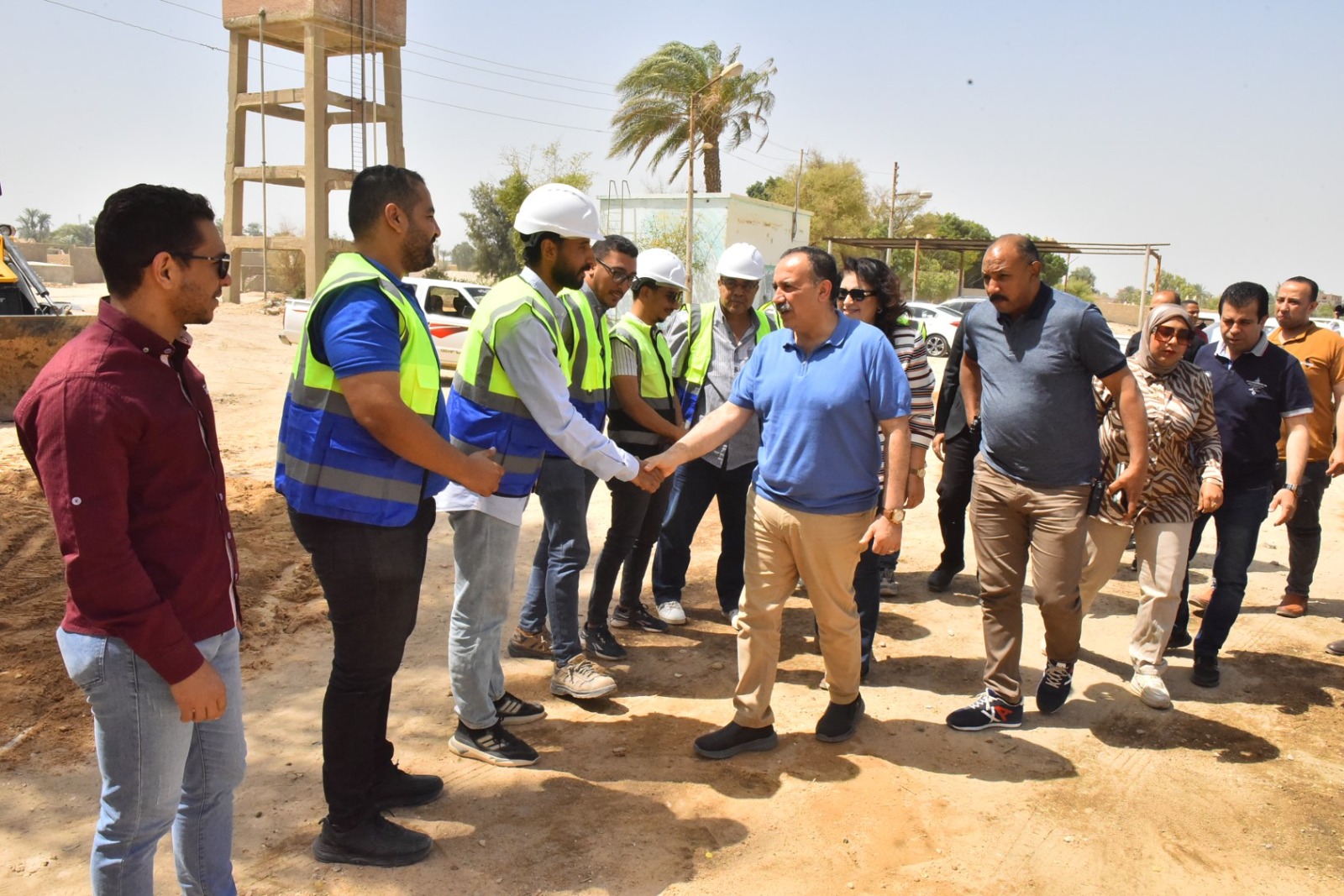 محافظ اسيوط والعاملين محافظ اسيوط والعاملين