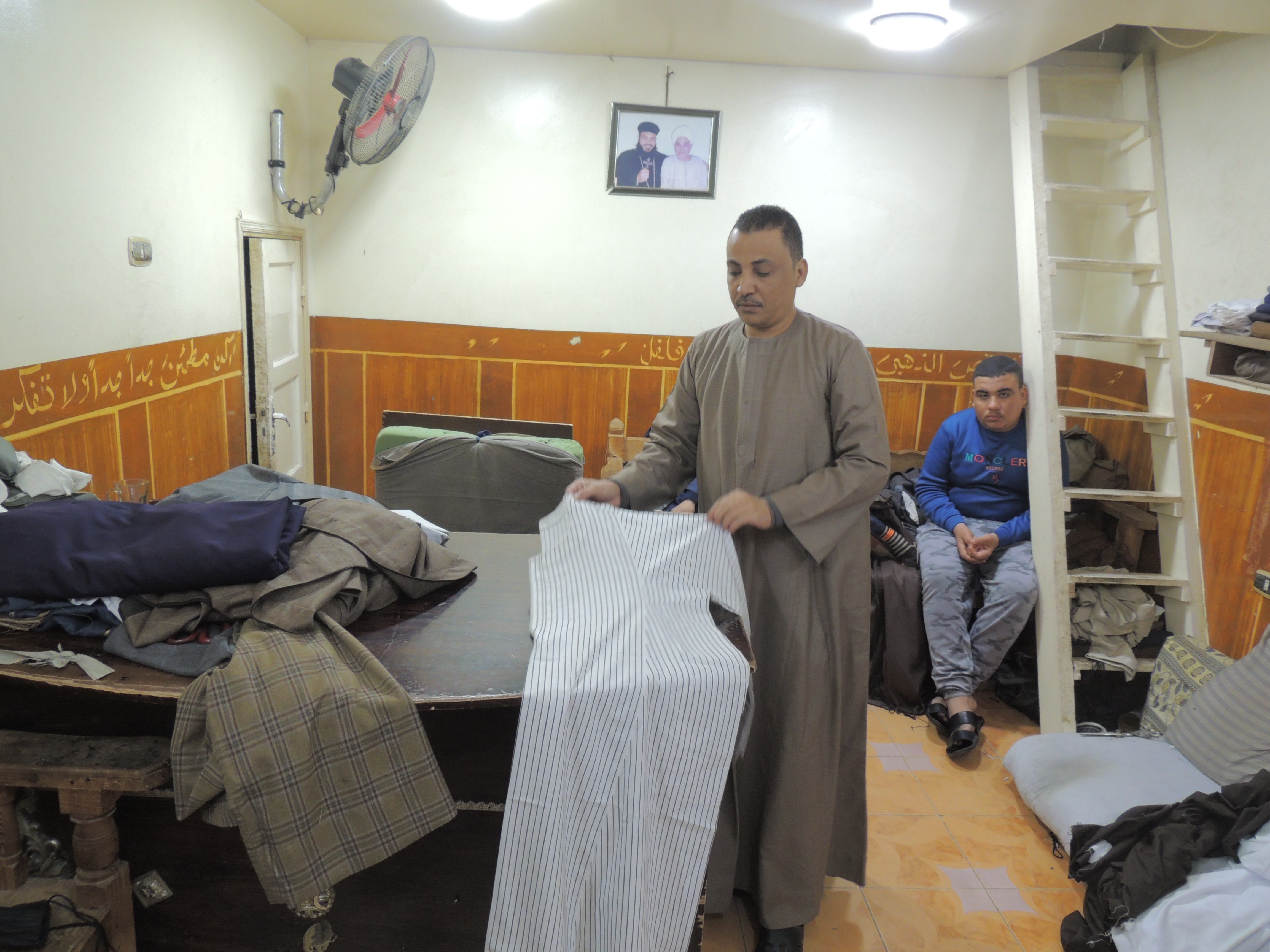 القفطان الذى يتم إرتدائه أسفل الجلباب