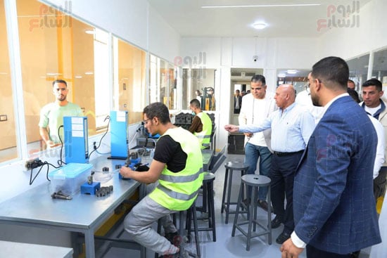 كامل الوزير يفتتح مشروعات جديدة باستثمارات محلية وأجنبية فى الصعيد (17)
