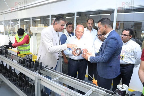 كامل الوزير يفتتح مشروعات جديدة باستثمارات محلية وأجنبية فى الصعيد (9)