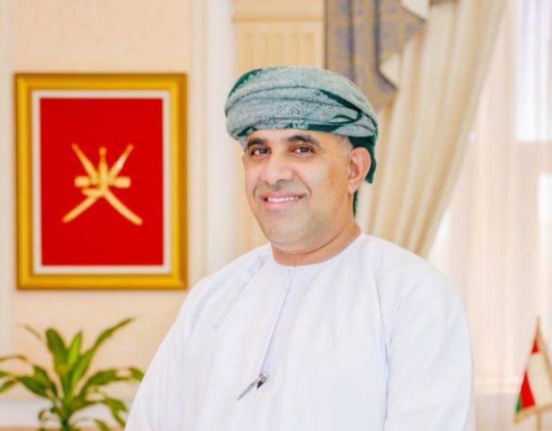 الدكتور خلفان بن سعيد الشعيلي وزير الإسكان والتخطيط العمراني