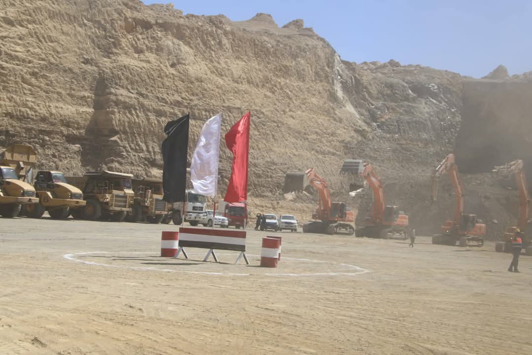 عرض جانب من معدات الشركة 