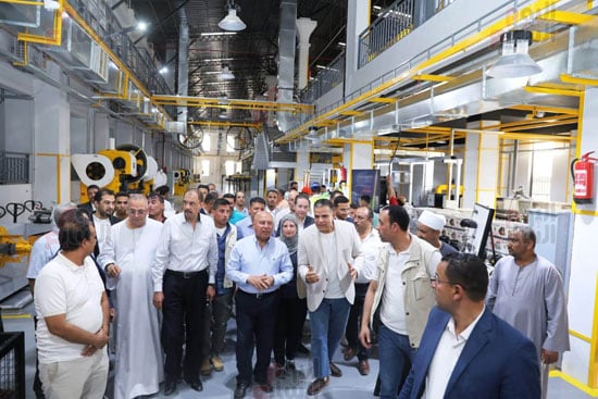 كامل الوزير يفتتح مشروعات جديدة باستثمارات محلية وأجنبية فى الصعيد (15)