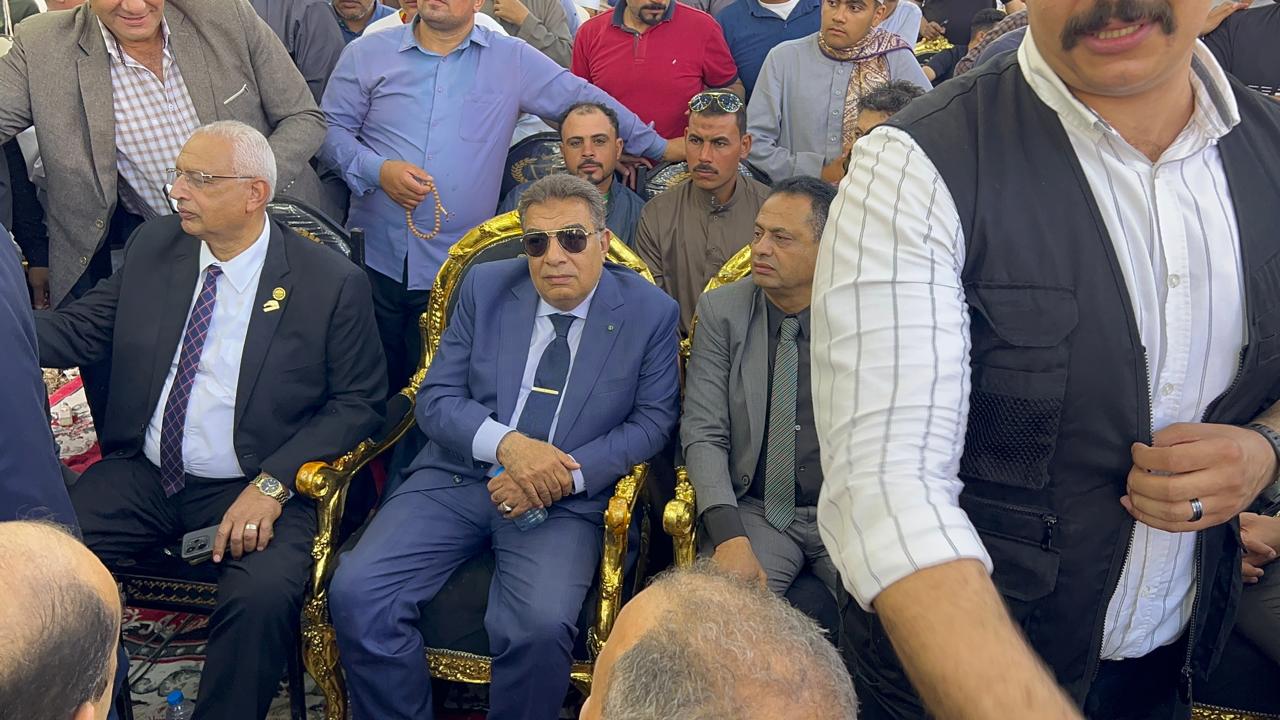 محافظ الدقهلية وسط الاف المواطنين في سرادق الشيخ سيد سعيد محافظ الدقهلية وسط الاف المواطنين في سرادق الشيخ سيد سعيد