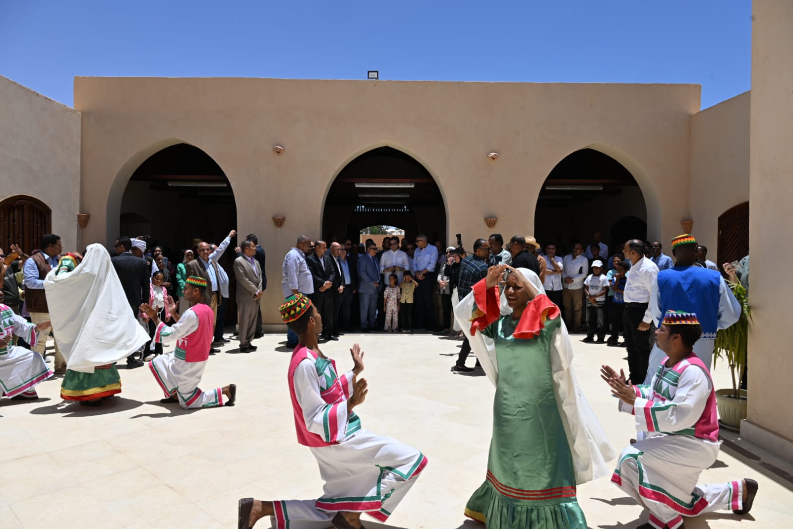 جانب من العروض