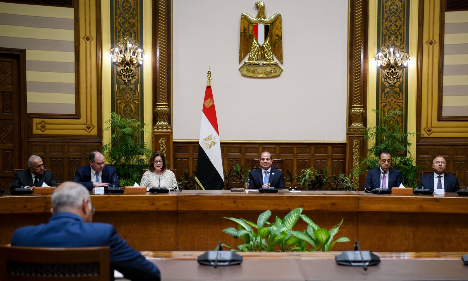 خلال الاجتماع خلال الاجتماع