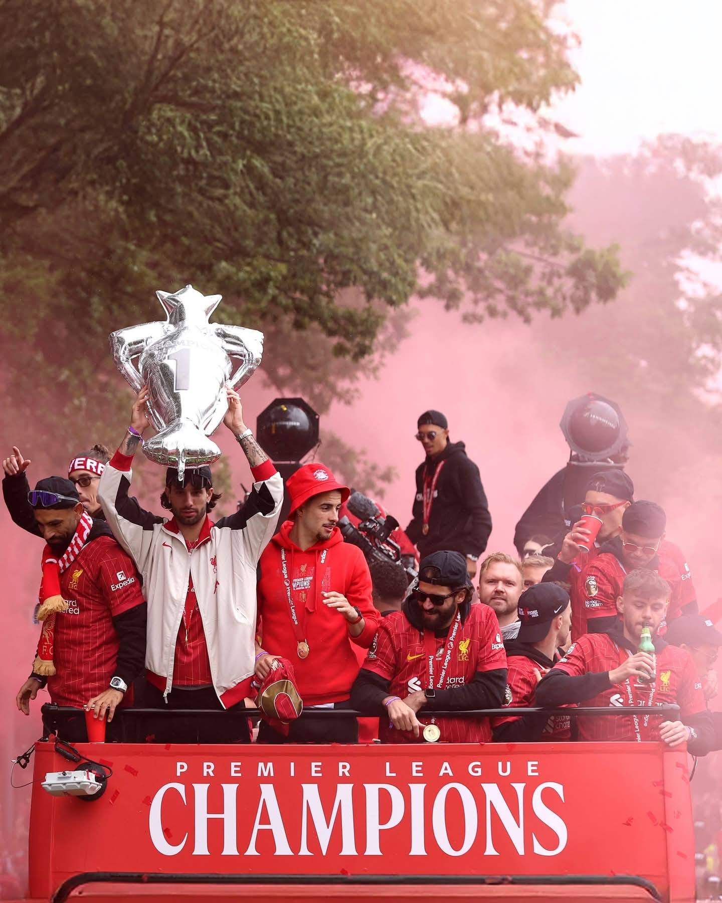 كأس الدوري الإنجليزي في مدينة ليفربول