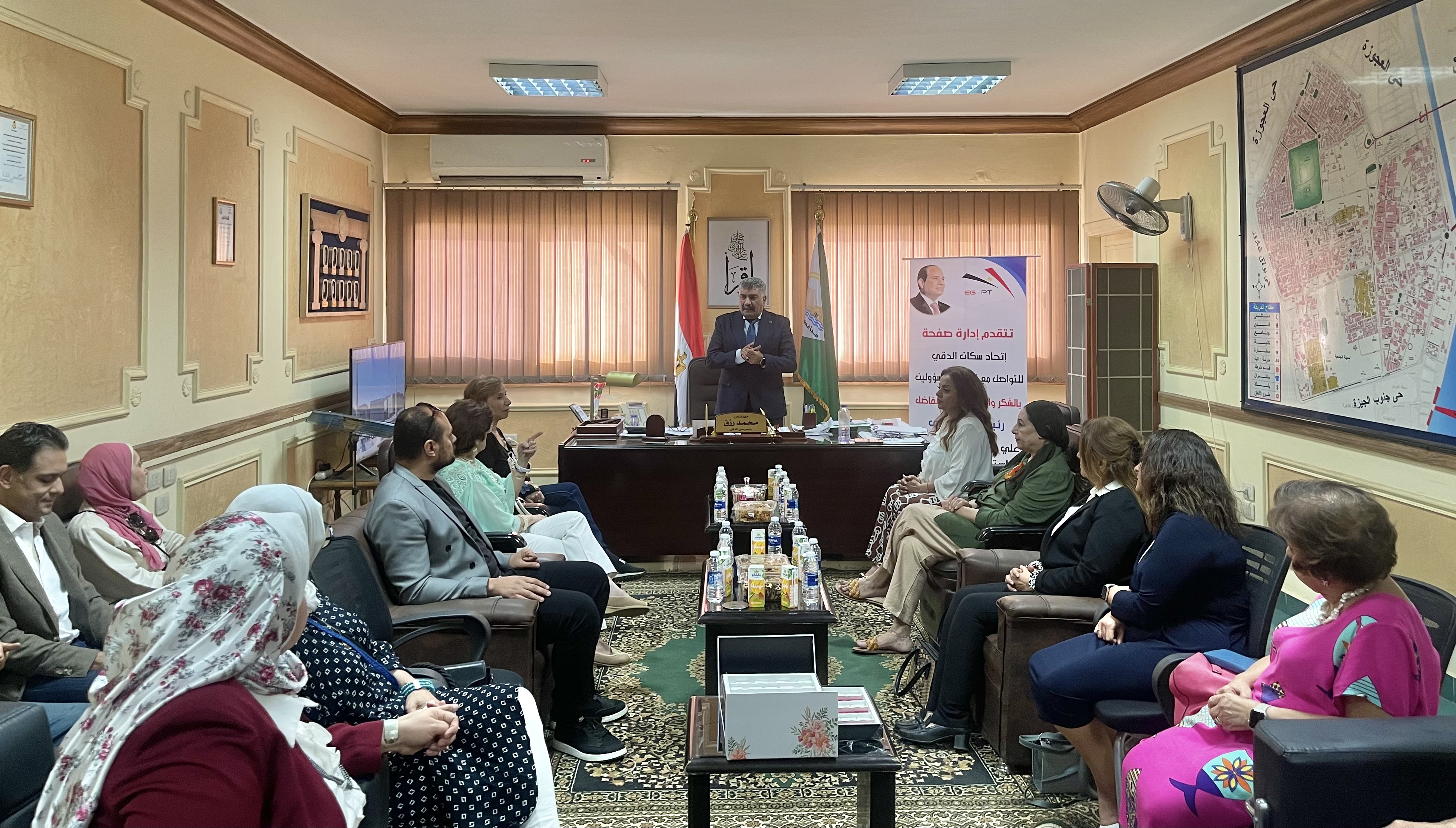 لقاء رئيس حى الدقى لقاء رئيس حى الدقى