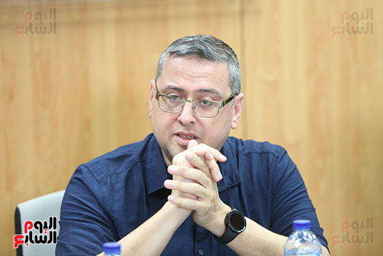 الروائي محمد سميرا ندا الروائي محمد سميرا ندا