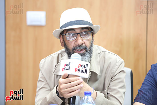 الكاتب الصحفي أشرف عبد الشافي الكاتب الصحفي أشرف عبد الشافي