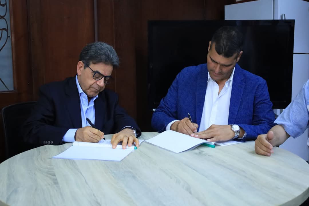 نقيب البيطرين الدكتور مجدى حسن ورئيس معهد بحوث التناسليات الحيوانية بالهرم الدكتور مصطفى فاضل نقيب البيطرين الدكتور مجدى حسن ورئيس معهد بحوث التناسليات الحيوانية بالهرم الدكتور مصطفى فاضل