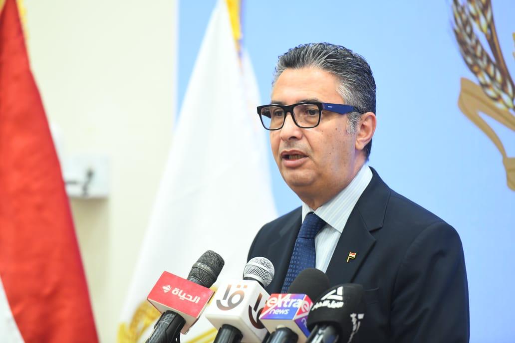 الدكتور شريف فاروق، وزير التموين الدكتور شريف فاروق، وزير التموين
