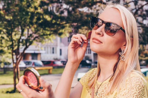 وضع مكياج وضع مكياج