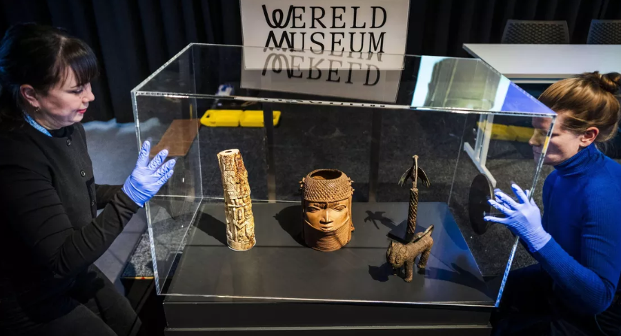 هولندا تعيد قطع أثرية إلى نيجيريا هولندا تعيد قطع أثرية إلى نيجيريا