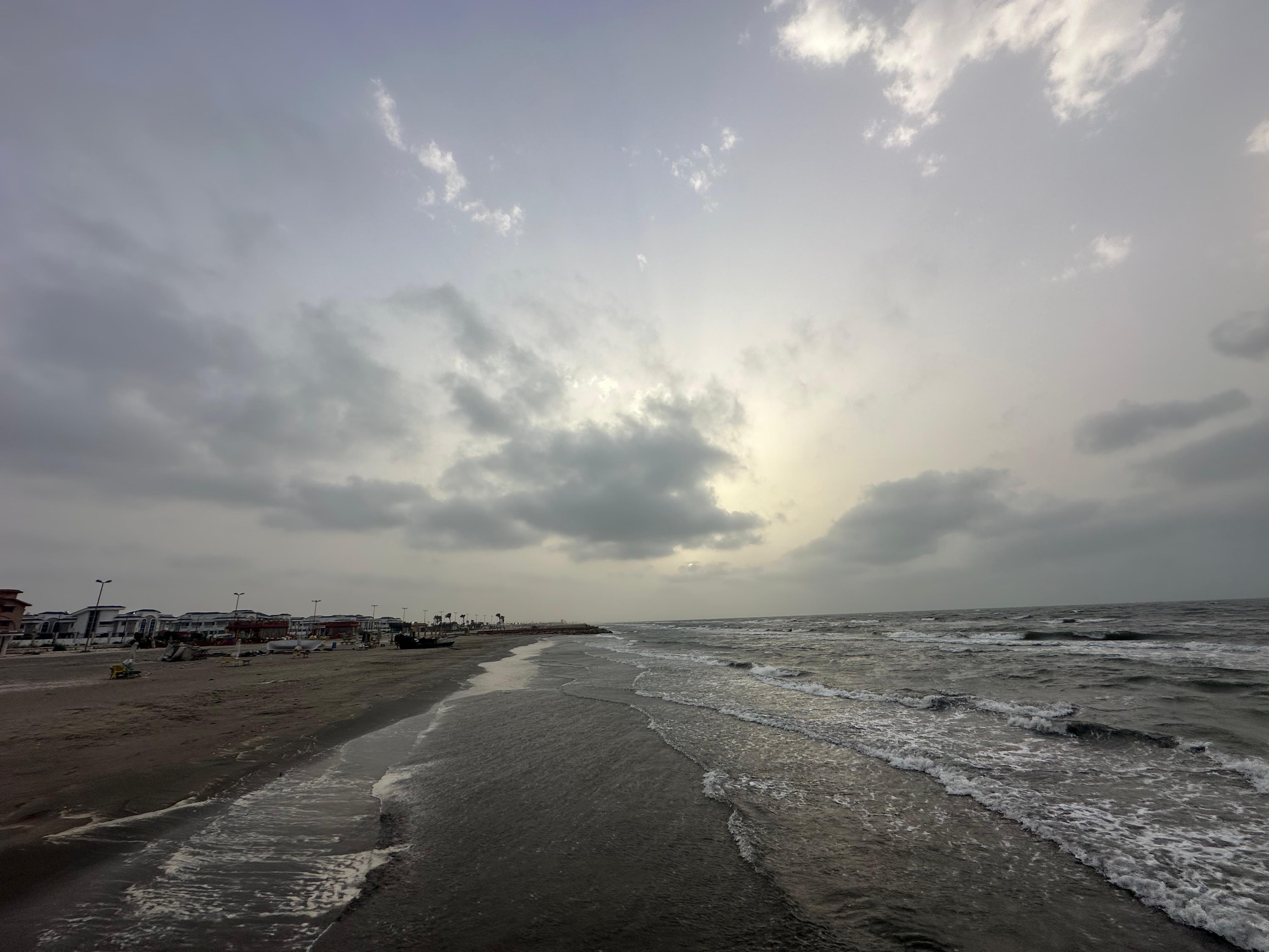 غيوم السماء اعلي البحر