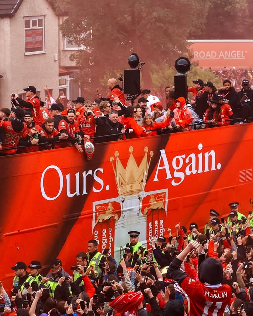 نادي ليفربول يحتفل بلقب الدوري الإنجليزي