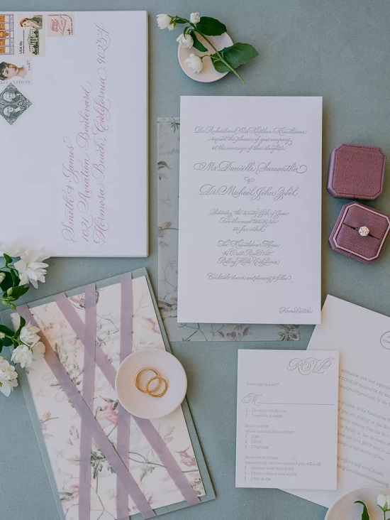 رفض حضور عزومة الفرح بأدب