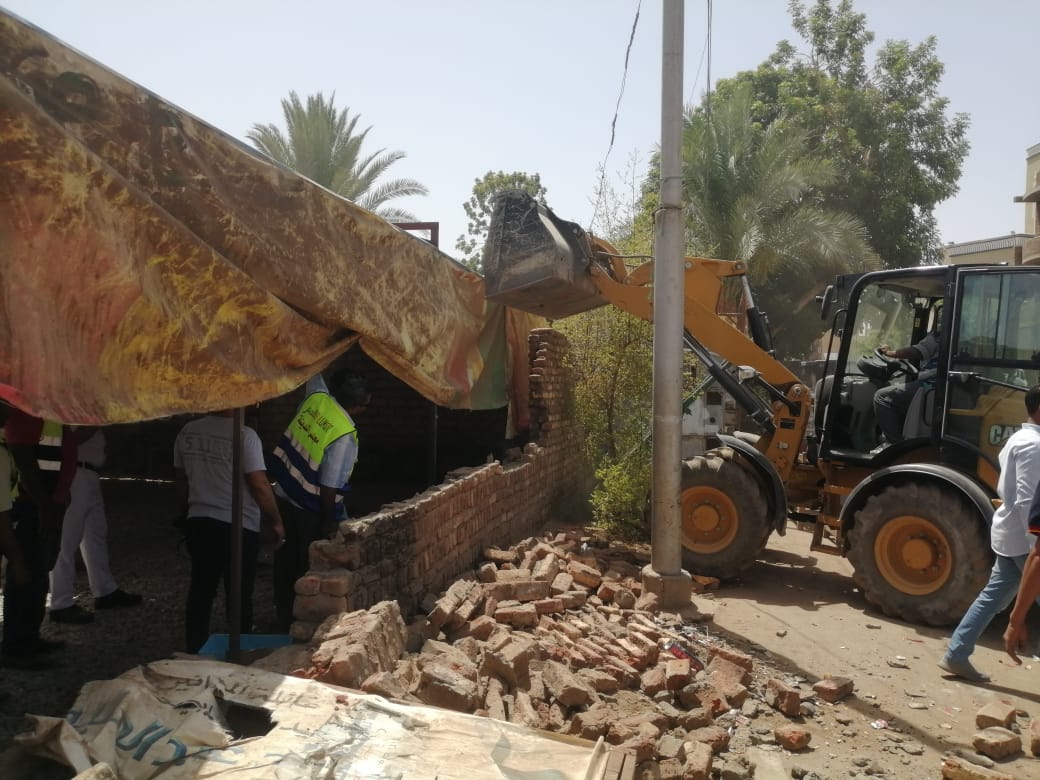 تنفيذ 7 قرارات إزالة متغيرات مكانية في مدينة الأقصر