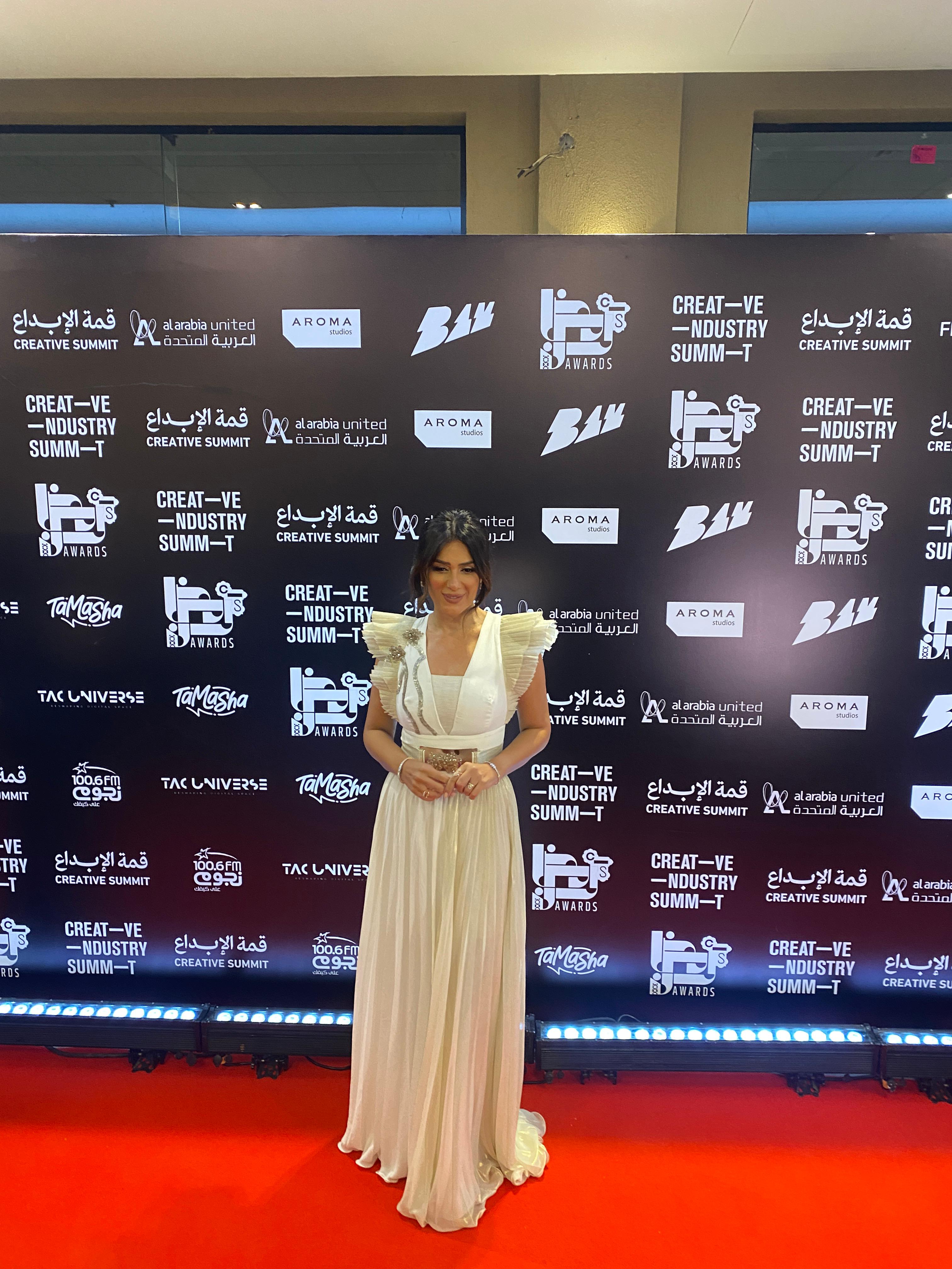 انجى المقدم