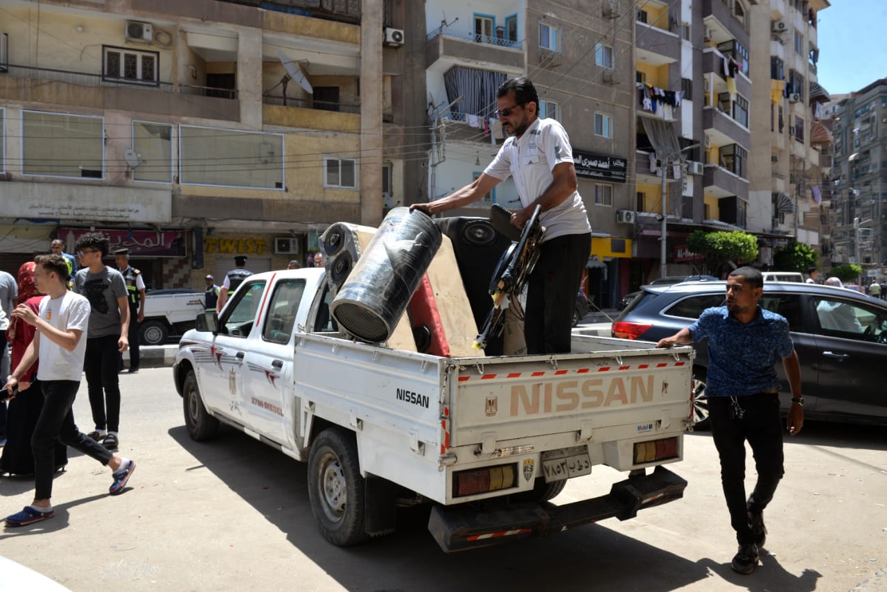محافظ الدقهلية يقود حملة لمصادرة مكبرات الصوت من التاكتك