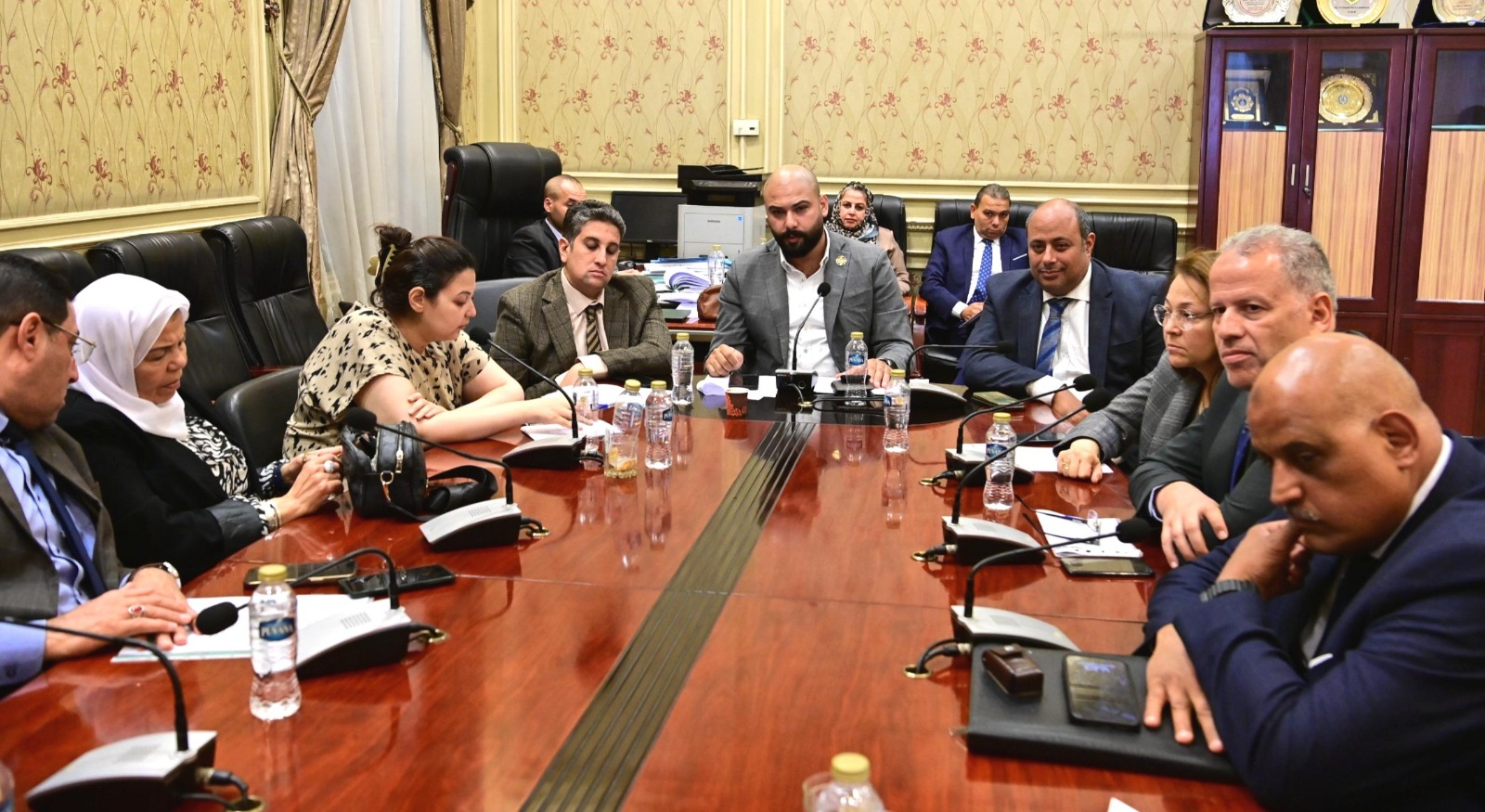  لجنة الشباب والرياضة