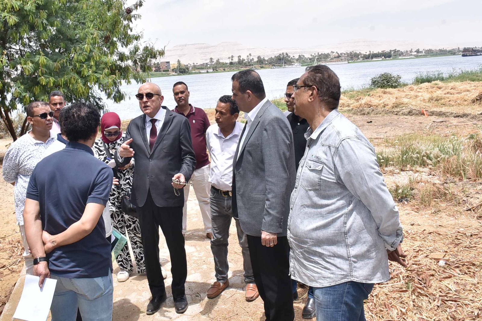 جولة لتفقد 80 فدان على ضفاف النيل بجزيرة العوامية لبحث مشروع فندقى جولة لتفقد 80 فدان على ضفاف النيل بجزيرة العوامية لبحث مشروع فندقى