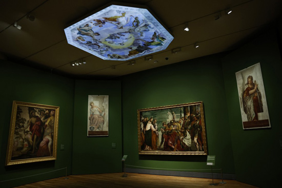 أول معرض مونوغرافي كبير في إسبانيا (4)