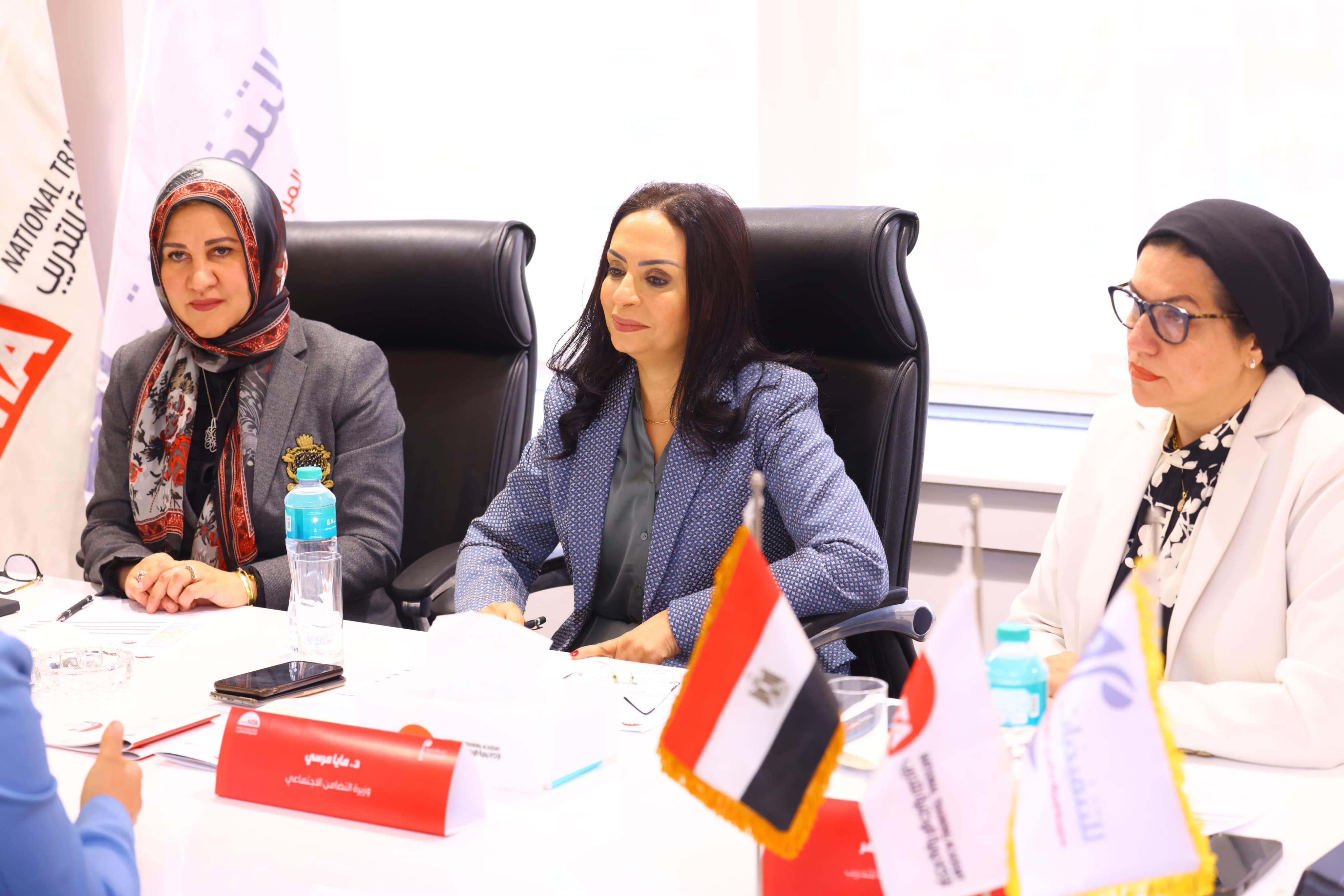 الدكتورة مايا مرسى التضامن تشارك في المقابلات الشخصية لبرنامج المرأة تقود للتنفيذيات الدكتورة مايا مرسى التضامن تشارك في المقابلات الشخصية لبرنامج المرأة تقود للتنفيذيات