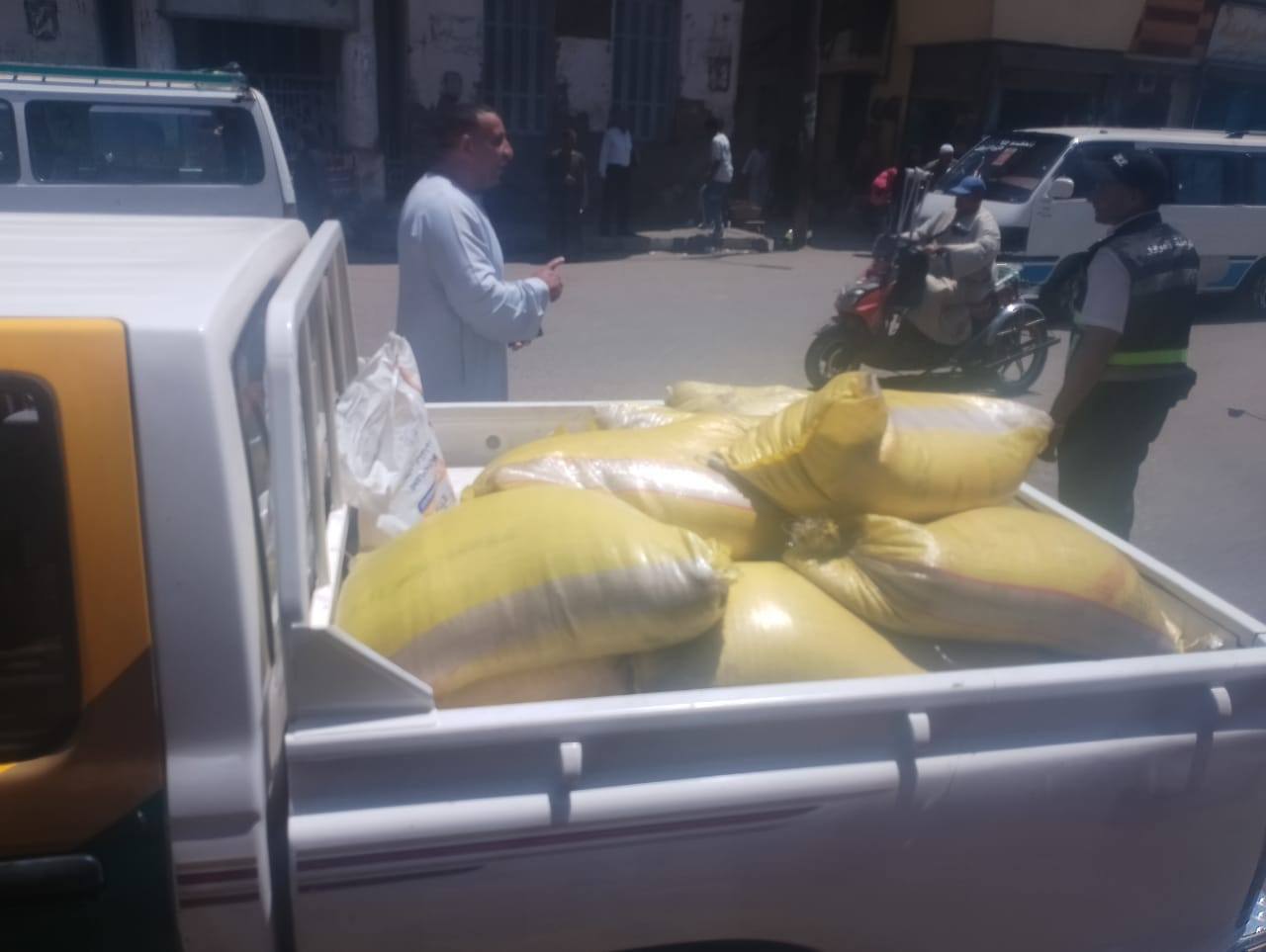 ضبط كميات من الأرز فى حملات تموينية بالأقصر ضبط كميات من الأرز فى حملات تموينية بالأقصر