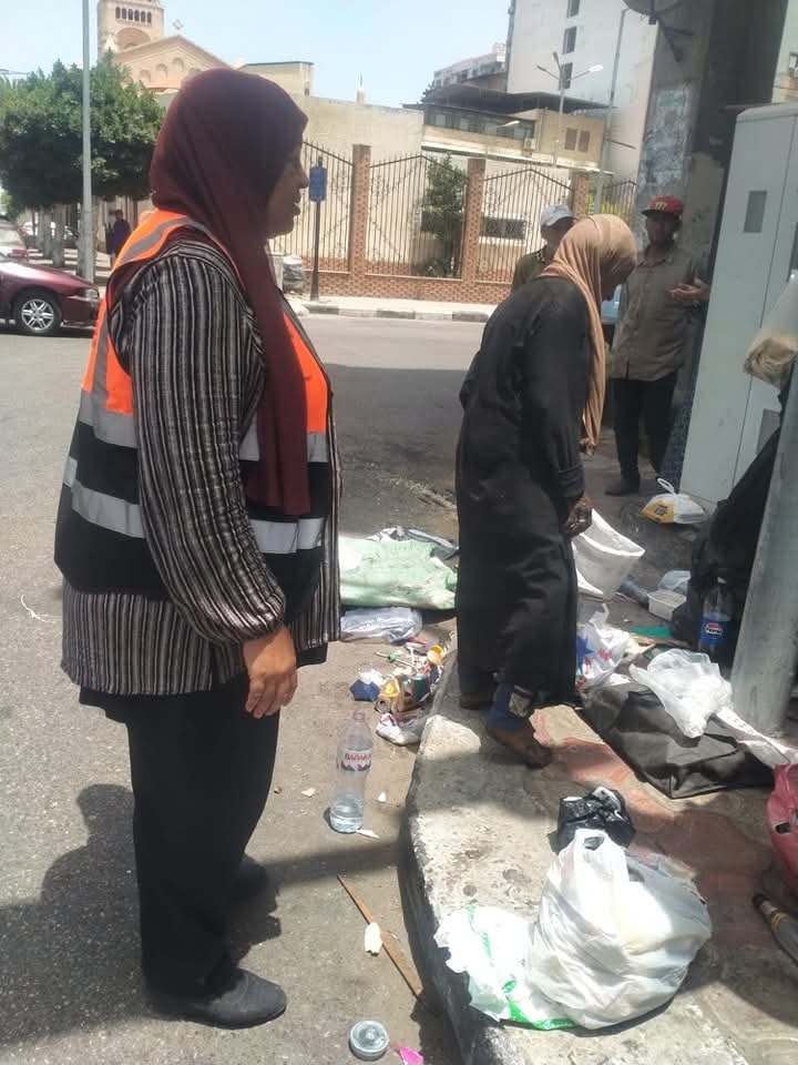 الفريق خلال تعامله الفريق خلال تعامله