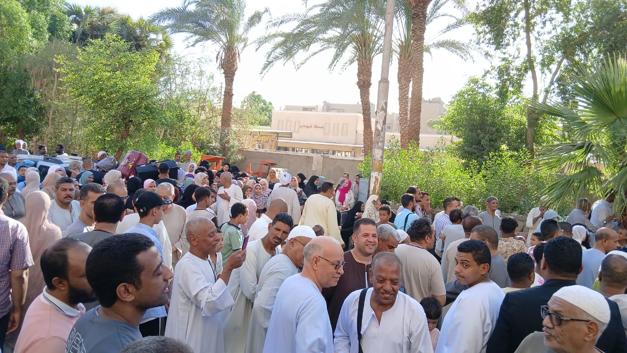 تجمع الأسر في قنا تجمع الأسر في قنا