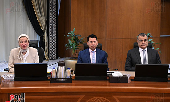 الدكتور أشرف صبحى والدكتورة ياسمين فؤاد الدكتور أشرف صبحى والدكتورة ياسمين فؤاد