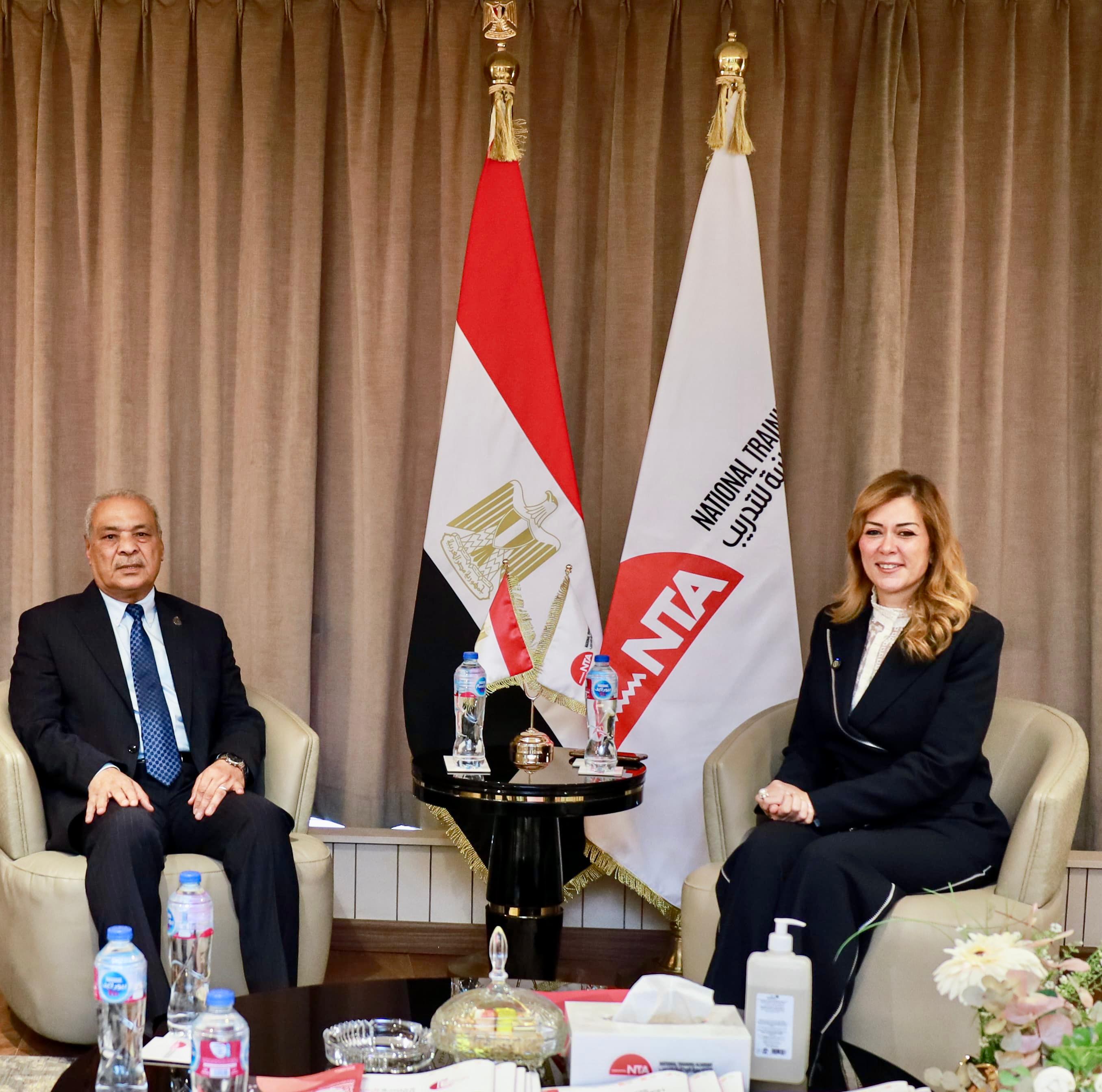 الدكتورة رشا راغب والمستشار عبد الراضى صديق الدكتورة رشا راغب والمستشار عبد الراضى صديق