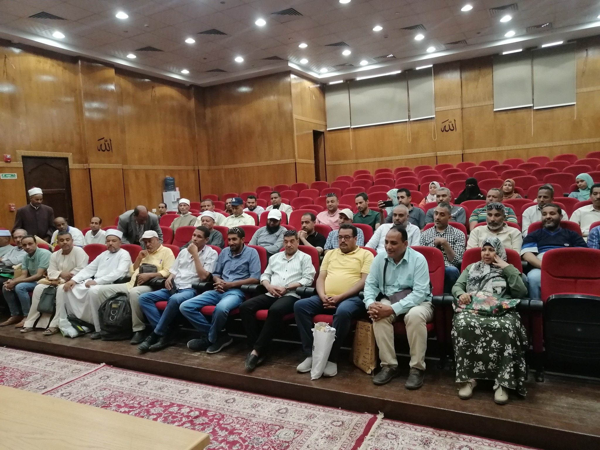 حضور اجتماع بمنطقة الأقصر الأزهرية لبحث إستعدادات امتحانات الثانوية