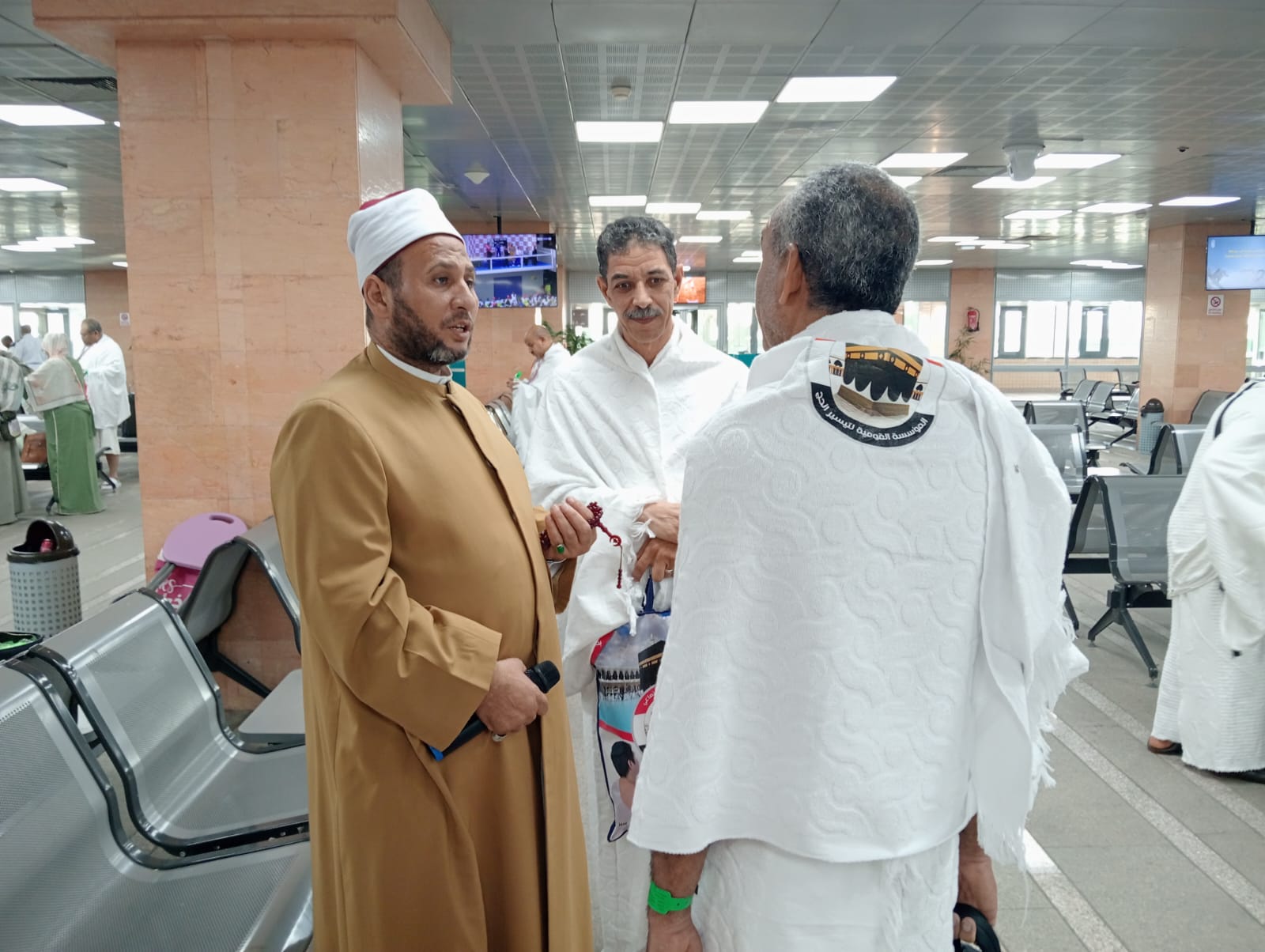 جانب من تقديم ندوات منطقة وعظ الأقصر مع الحجاج فى الأقصر جانب من تقديم ندوات منطقة وعظ الأقصر مع الحجاج فى الأقصر