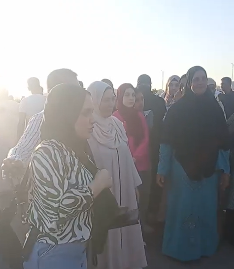 فرحة الاهالي بتوديع الحجاج فرحة الاهالي بتوديع الحجاج