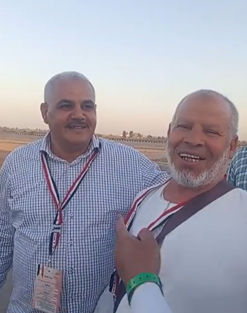 فرحة عاش بسفره لأدائه المناسك فرحة عاش بسفره لأدائه المناسك