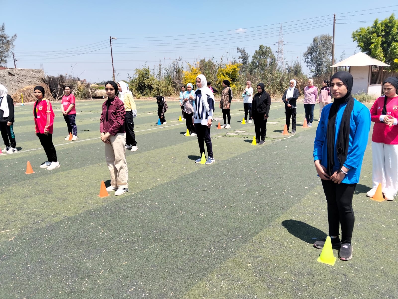 أداء الفتيات للتمارين الرياضية