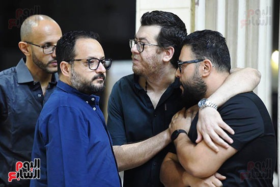 اياد صالح يستقبل عزاء والده اياد صالح يستقبل عزاء والده