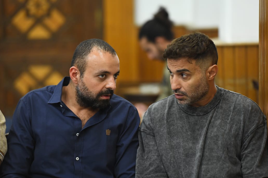 احمد فهمى فى عزاء والد السيتاريت اياد صالح احمد فهمى فى عزاء والد السيتاريت اياد صالح