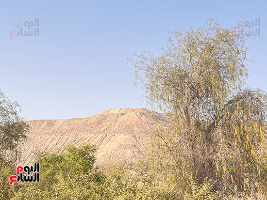 جبل--من-النفايات-المضغوطه جبل--من-النفايات-المضغوطه