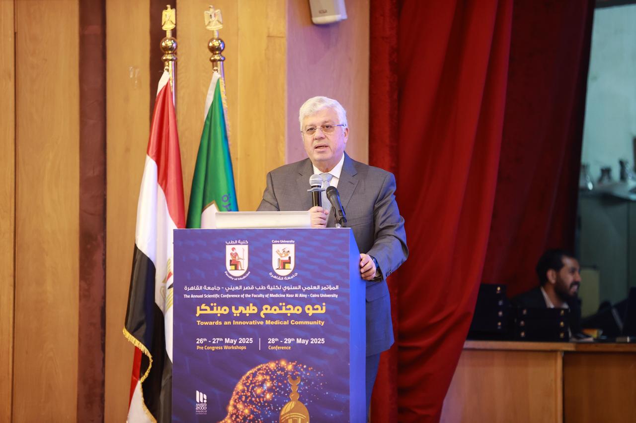 الدكتور أيمن عاشور وزير التعليم العالي