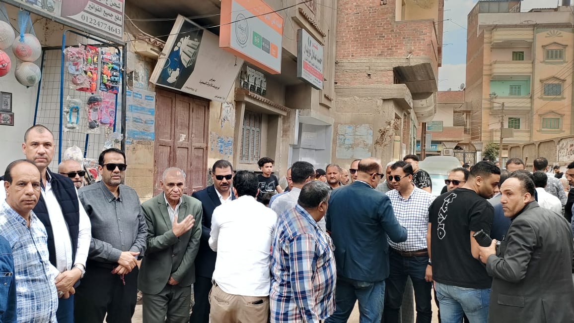 جانب من تشييع جنازة الزميل عادل درة جانب من تشييع جنازة الزميل عادل درة