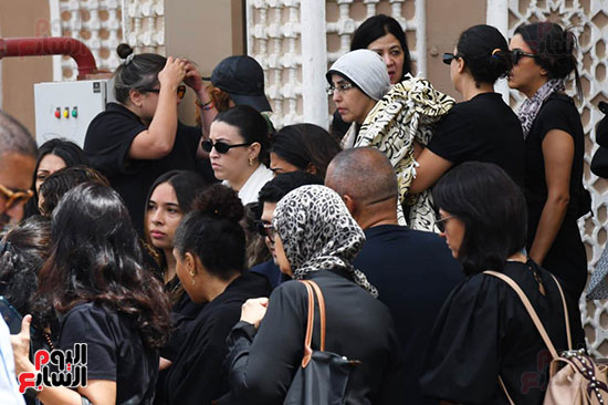 جنازة الراحل وليد مصطفى وسط حزن المعزيين جنازة الراحل وليد مصطفى وسط حزن المعزيين