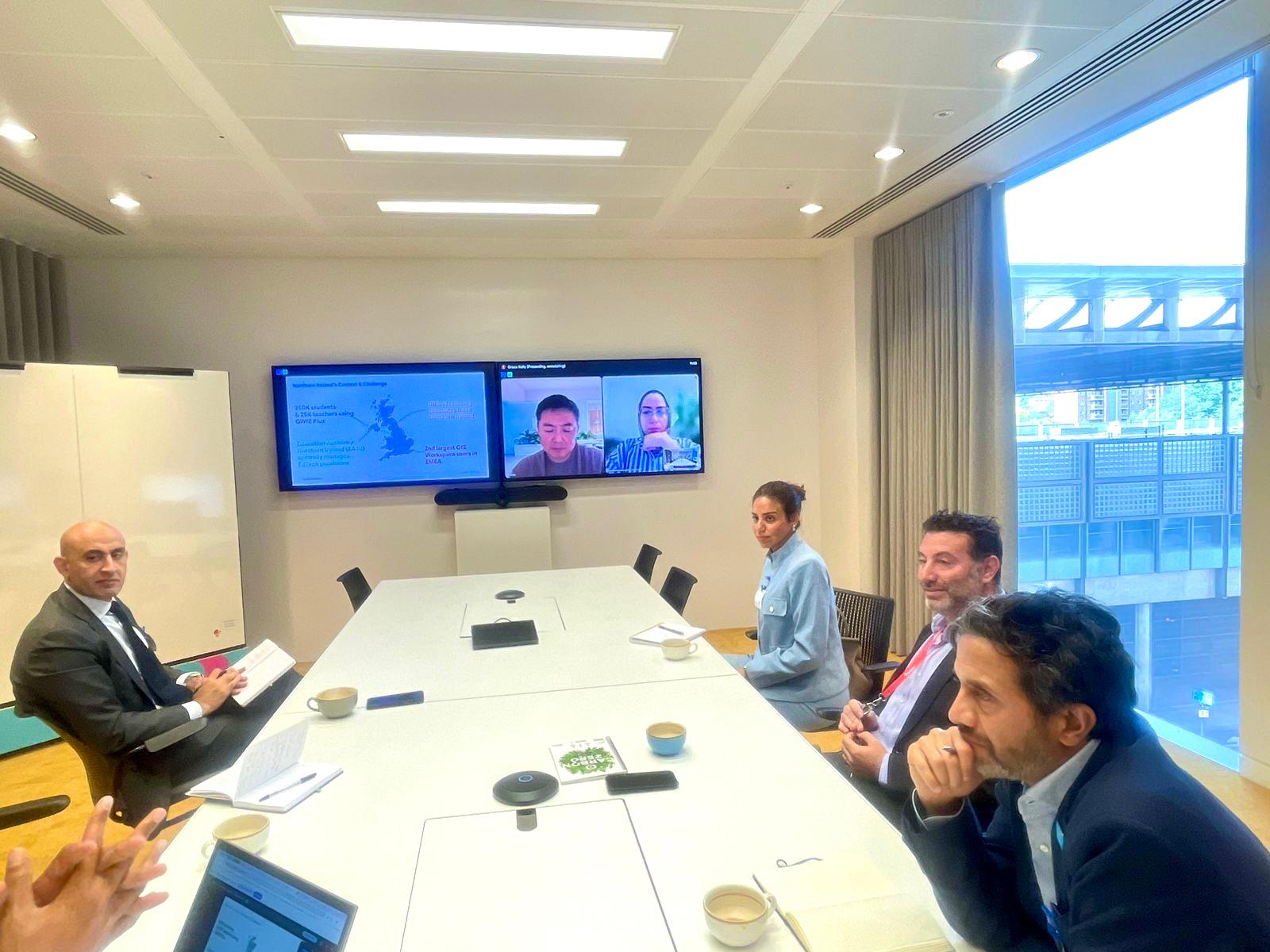 جانب من اللقاء جانب من اللقاء